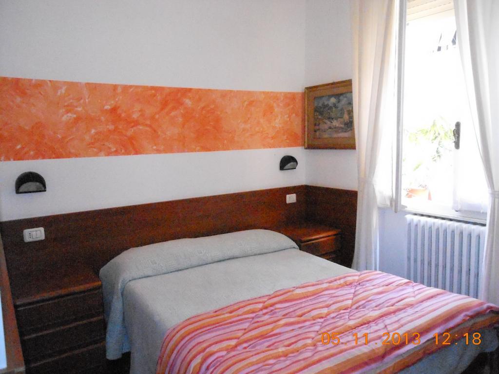 Albergo Villagrande Varraze Zimmer foto